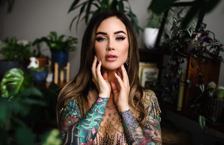 jessica wilde plants topless tattoos