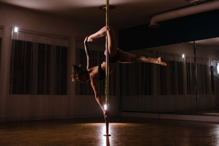 pole dancing alisa boudoir