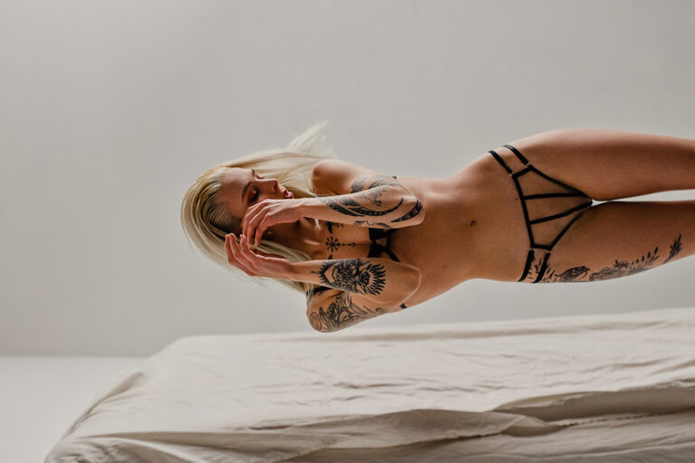 paige-floating-boudoir