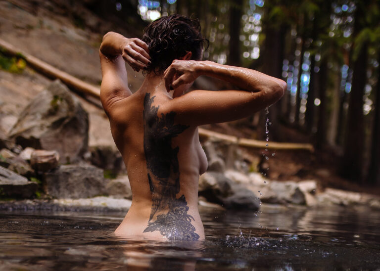 tayloroakesnudeoutdoorhotsprings