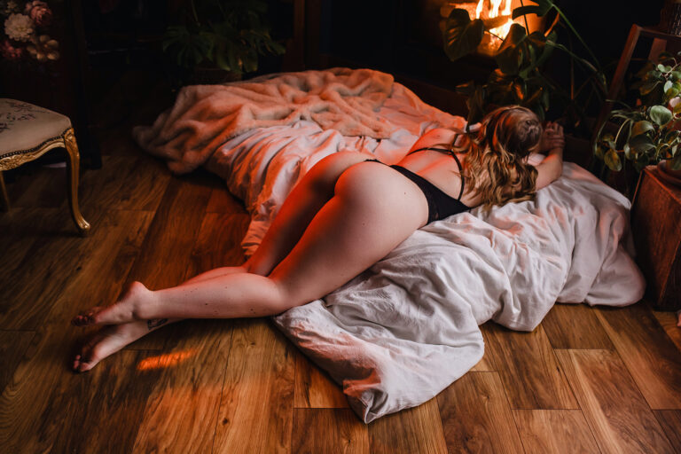hayley-honeyman-boudoir
