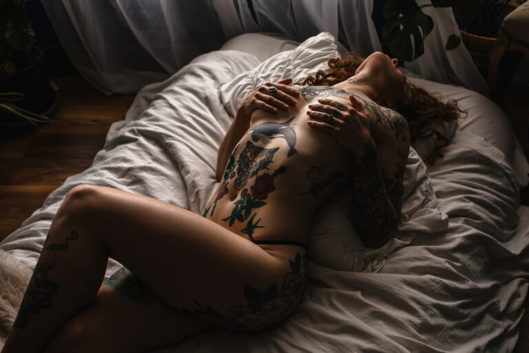 angie-in-the-wild-boudoir-topless