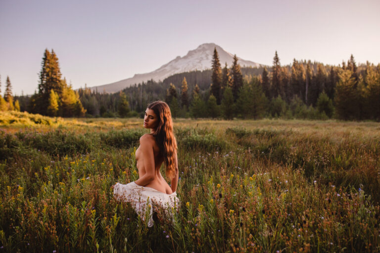 mount-hood-nudes-art-outdoor-boudoir-lexy-parks