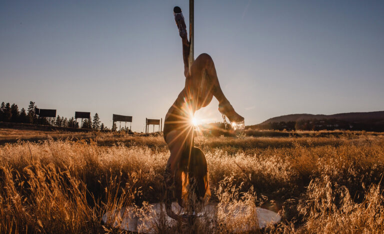 dani-rose-outdoor-pole